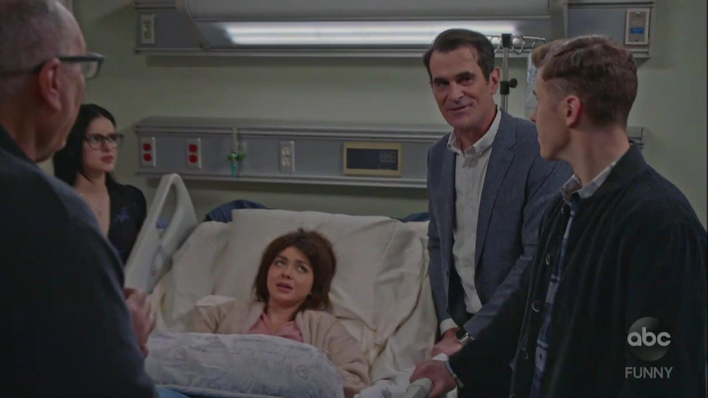 Haley Gives Birth In Modern Family Season Finale E Online